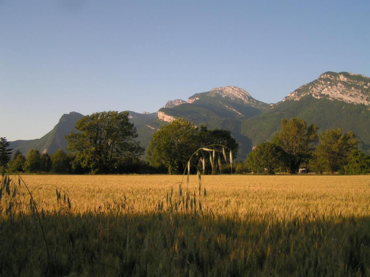 Les Champs Dores Noyarey Bagian luar foto